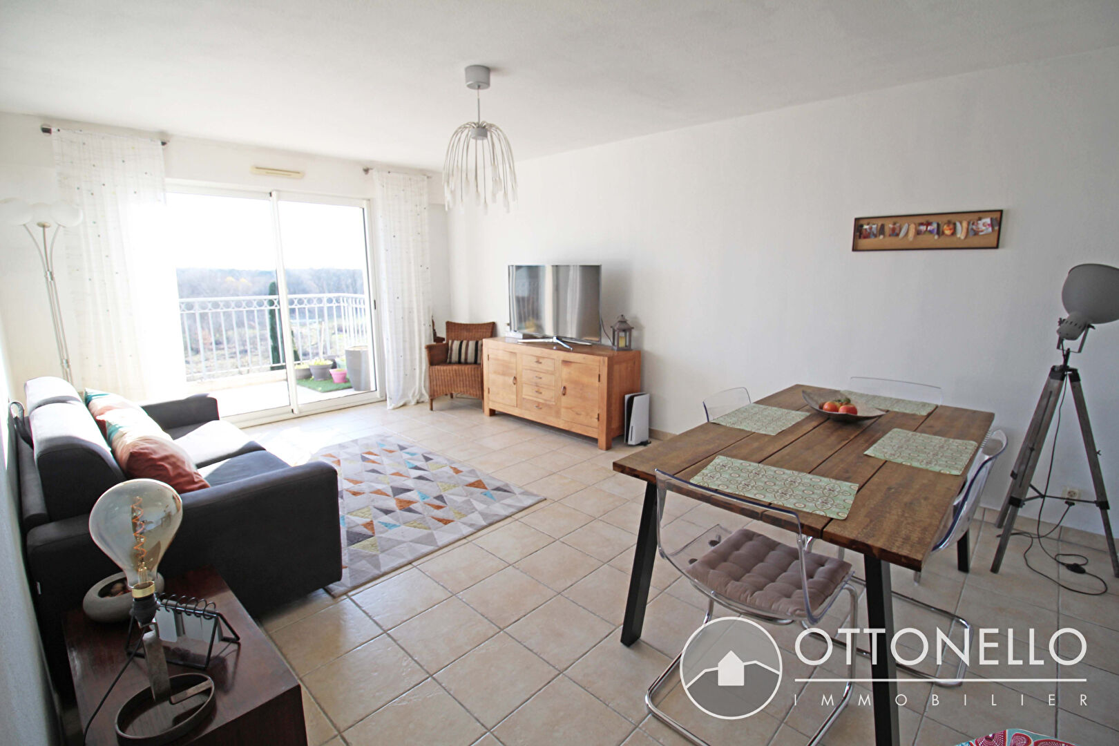 Appartement - ROQUEBRUNE SUR ARGENS