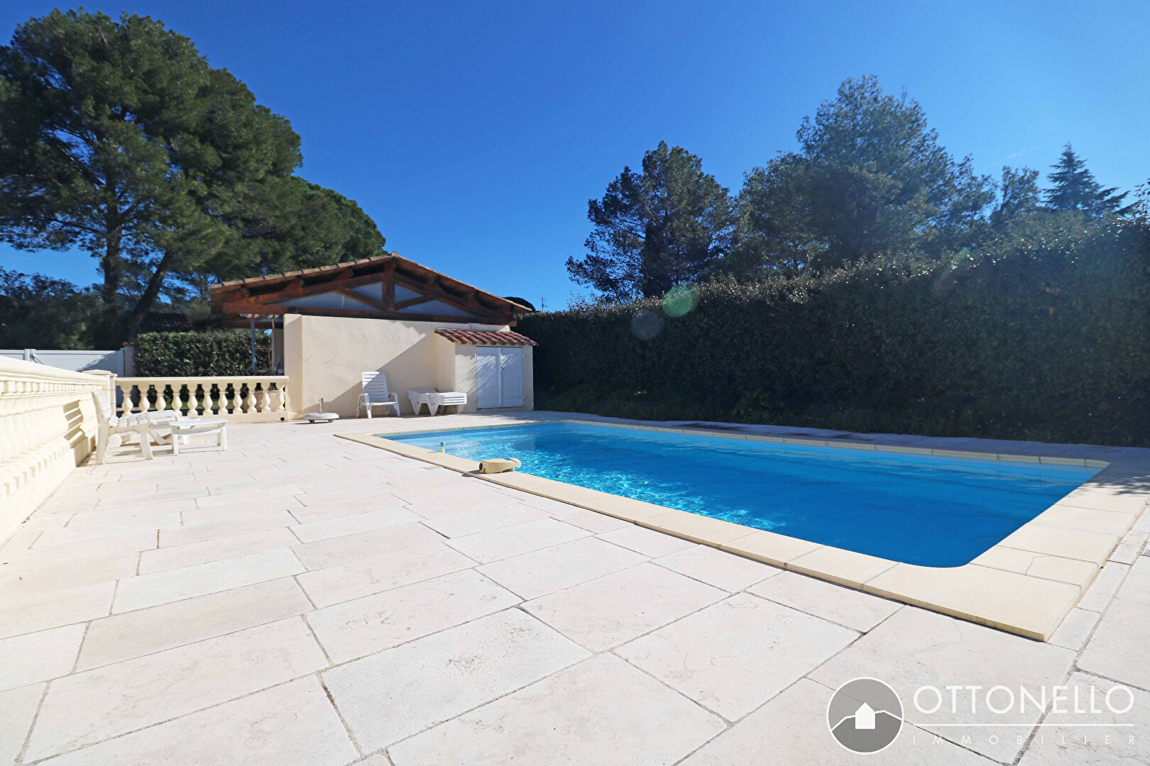 Maison-Villa - ROQUEBRUNE SUR ARGENS