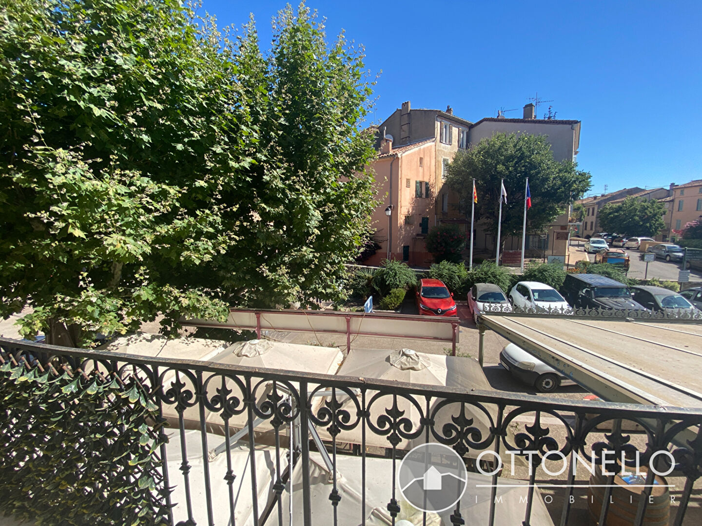 Appartement - ROQUEBRUNE SUR ARGENS