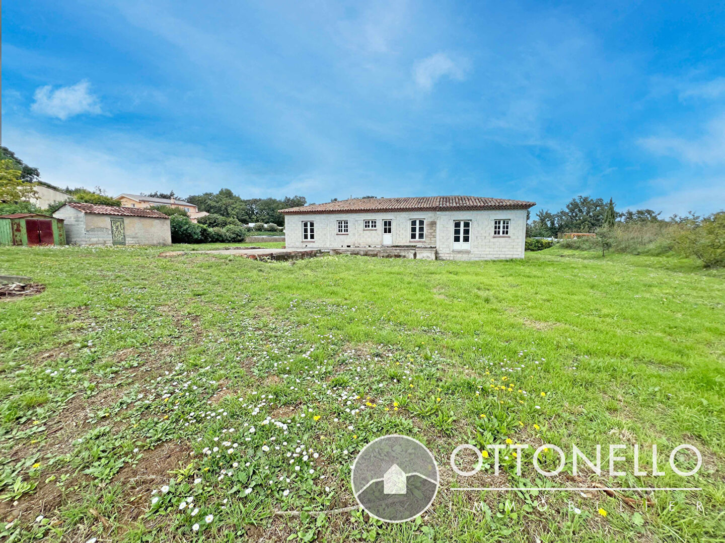 Maison-Villa - ROQUEBRUNE SUR ARGENS