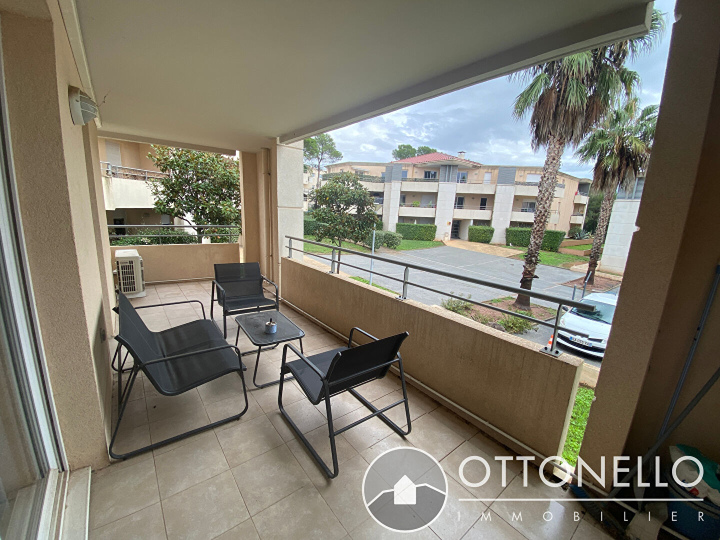 Appartement - ROQUEBRUNE SUR ARGENS